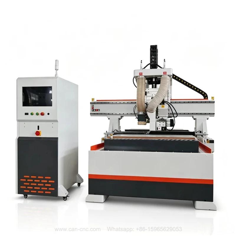 เราเตอร์ CNC พร้อมใบเลื่อย